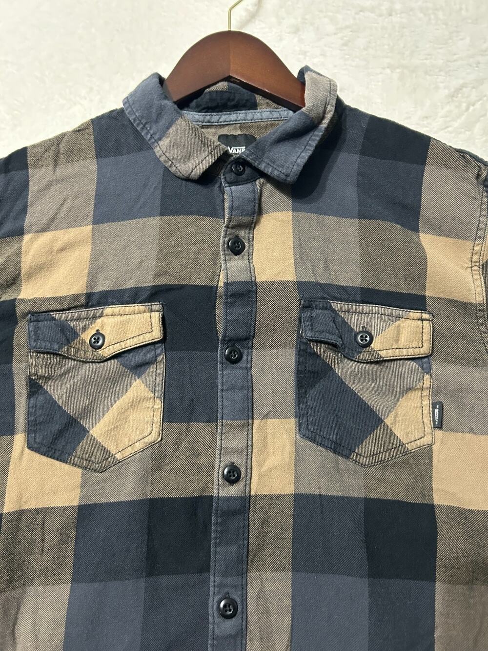 Vans Mens Large Tan Black Gray Plaid Flannel Tailored Fit Button Up Shirt